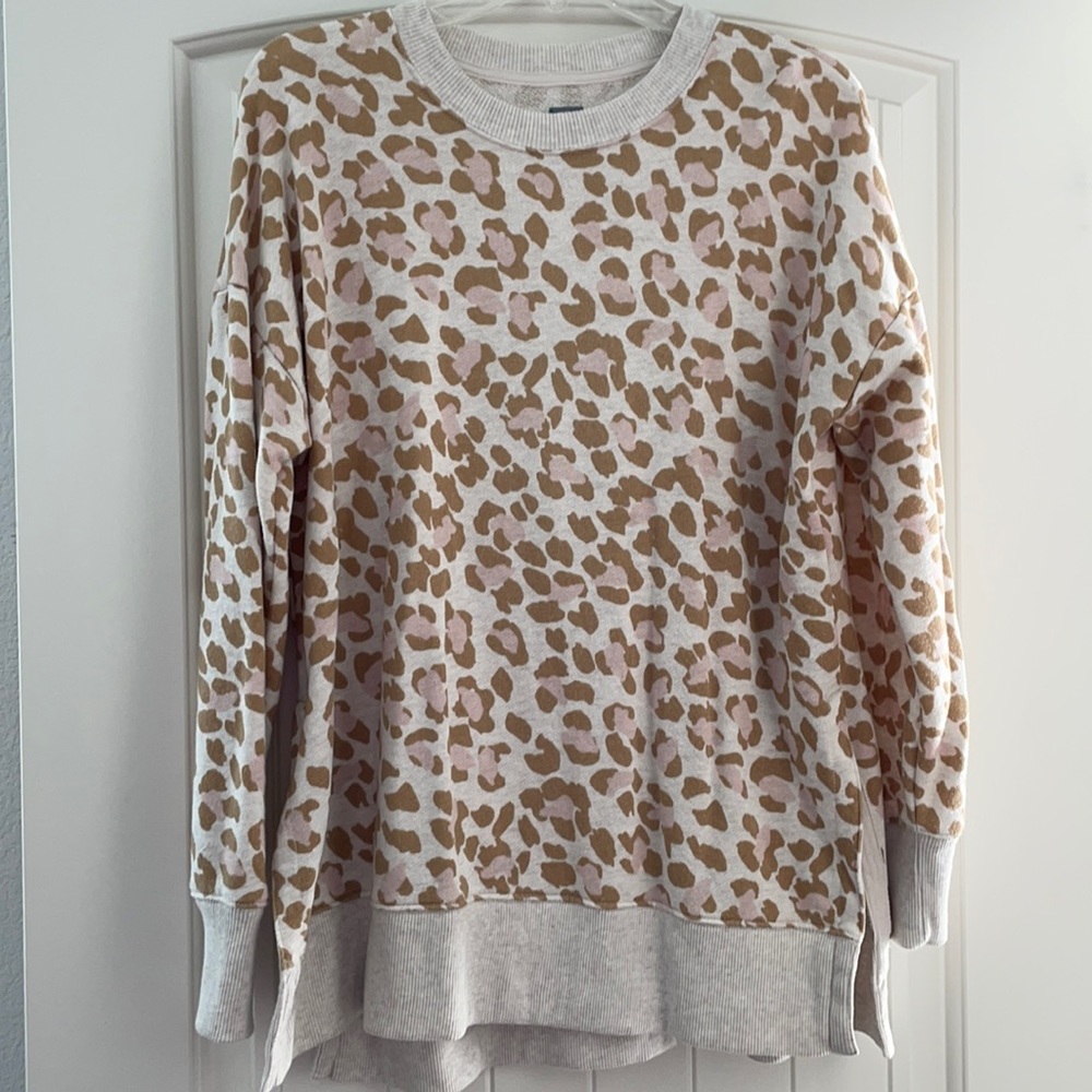 American eagle aerie pink and cream leopard sweater